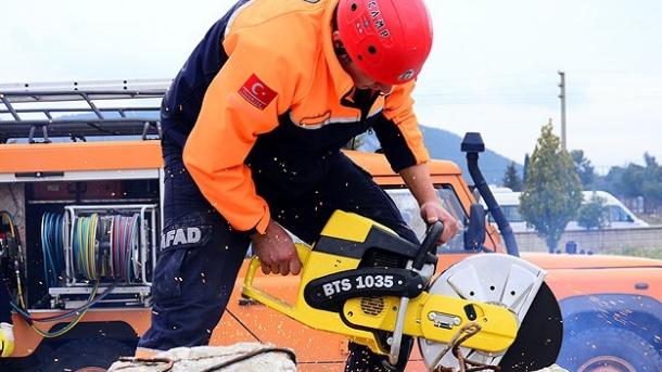 Turquia envia equipas de busca e salvamento para o Nepal