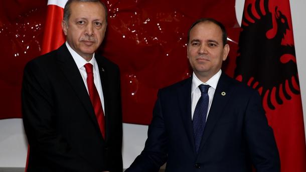 Nishani i dërgon ngushëllim Erdoganit: Demirel mik i shqiptarëve