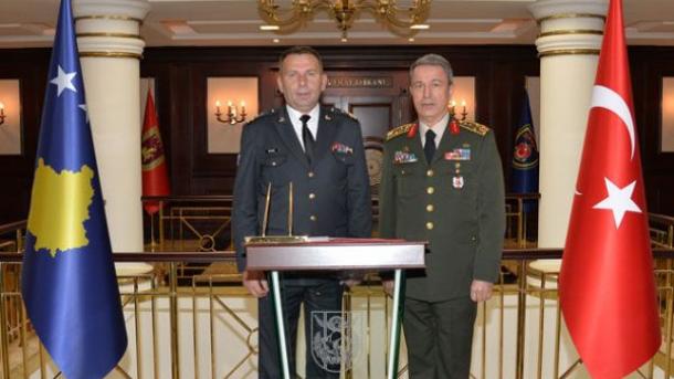 Gjeneralarmate Akar: Ushtria turke, partner i fuqishëm i FSK-së