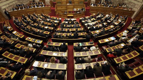 Parlamenti grek miraton projektligjin e diskutueshëm të medias