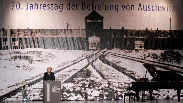 Merkel: Hebraikët sulmohen ende në Gjermani, kjo është e turpshme