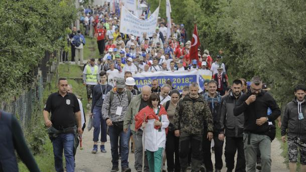 Iz Nezuka krenuo "Marš mira": Više od 6.000 učesnika odaje počast žrtvama srebreničkog genocida