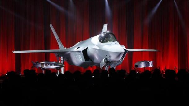 【第5世代戦闘機】 トルコ初のF-35戦闘機、引き渡し式典が行われる