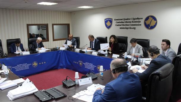 Kosova Merkez Seçim Komisyonu toplantıda.jpg