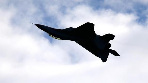 Derrubam um avião de caça na Líbia que pertence à Assembleia de representantes de Tobruk