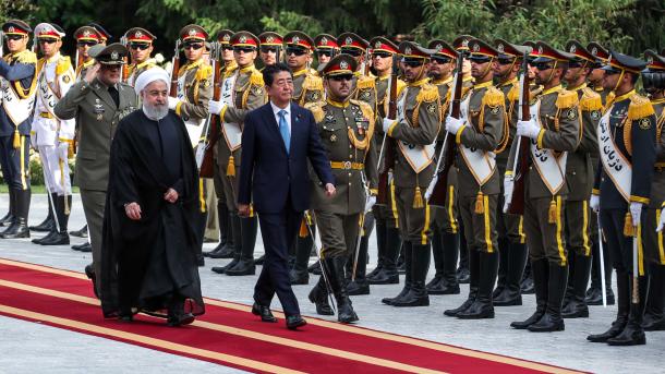 安倍首相とロウハニ・イラン大統領が会談