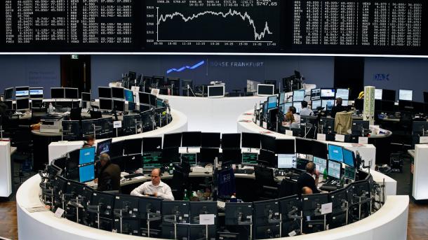 Csökkenő indexekkel nyitott Európa