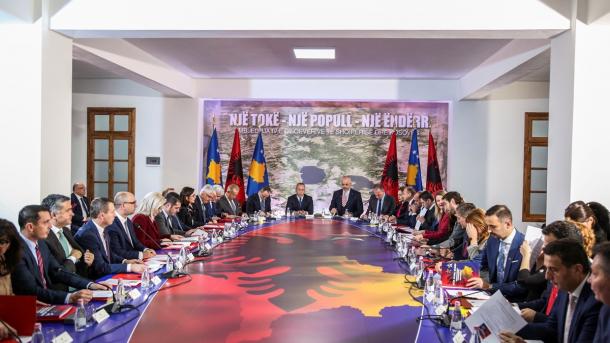 Arnavutluk-Kosova ortak bakanlar kurulu toplantısı_0.jpg