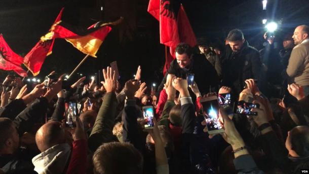 Kosova 6 ekim seçimleri_Albin Kurti_VV zaferi.jpg