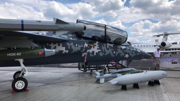 Turski mlazni avion “Hurjet” predstavljen na aviosajmu u Velikoj Britaniji
