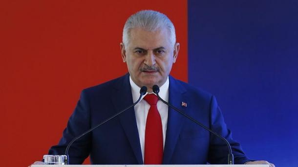 نخست وزیر ترکیه: هرگز اجازه نخواهیم داد وحشت تروریسم بر زندگى ما سایه افکند