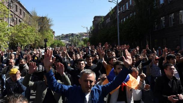 Vazhdojnë protestat në Armeni, populli ngrihet kundër Sarkisjanit