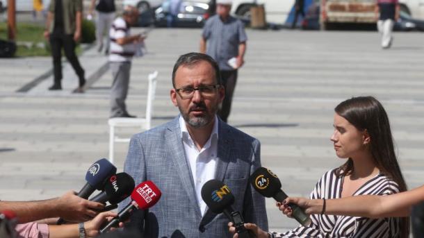 Ministri i Rinisë dhe Sportit dënoi sulmin ndaj ekipit turk të hendbollit për femra në Greqi