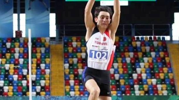 Batuhan Chakir,atletika sinov musobaqasida Turkiya rekordi sohibi bo’ldi.