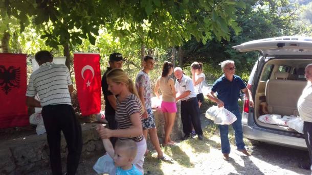 Arnavutluk_ALSAR_insani yardımlar_4.jpg
