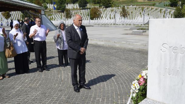Inzko u Srebrenici: Posjeta Memorijalnom centru i sastanak s majkama