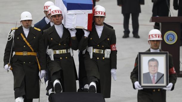 Ankara despide al embajador de Rusia, Andrei Karlov