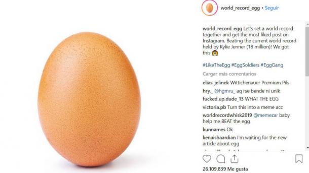 El huevo, la foto más famosa de Instagram, ya aparece en camisetas
