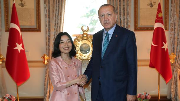 日本の三笠宮彬子女王がエルドアン大統領を訪問
