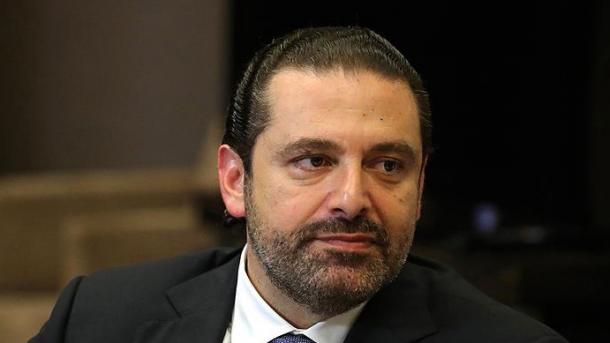 Hariri chega a França