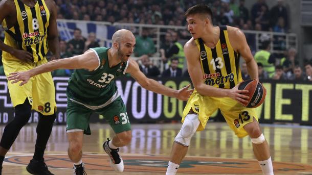 "Fənərbaxça" yenə fırtına əsdirdi