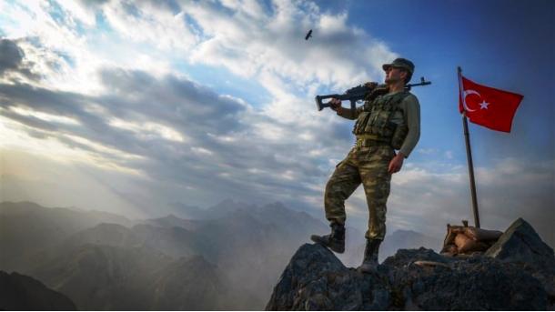 Azərbaycanlı şair “Afrin marşı” yazdı