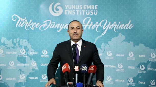 Mewlüt Çawuşogly Awstriýada saparda bolýar