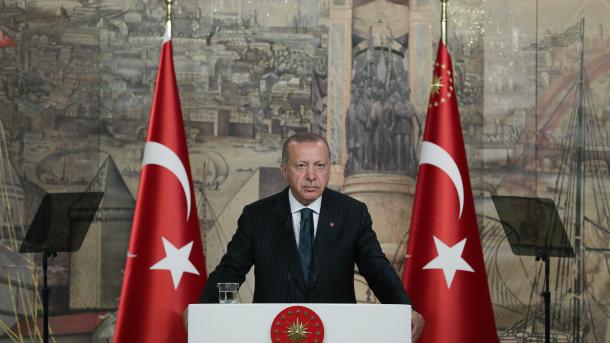 Erdogan: ShBA-ja të mendohet mirë para se ti vendosë sanksione Turqisë