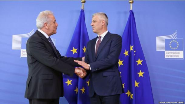 Komisioni Europian rekomandon shembjen e izolimit të kosovarëve