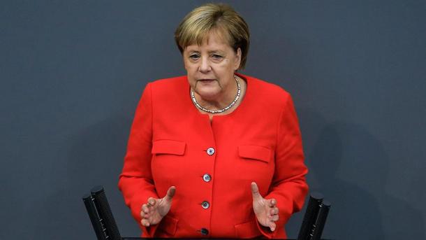 Merkel: Jevreji i muslimani su sastavni deo nemačkog društva