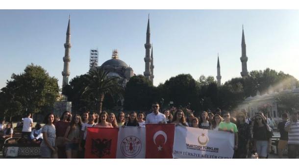 arnavut öğrenciler_ ortak tarihe yolculuk gezisi_3.jpeg