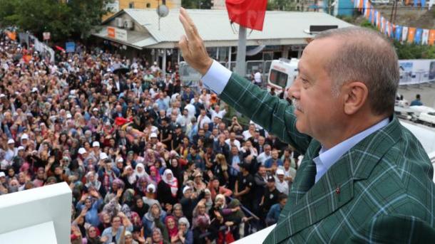 エルドアン大統領、「東地中海でトルコの権利を最後まで守る」