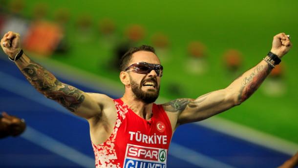 O atleta turco Ramil Guliyev ganha o ouro na Europa