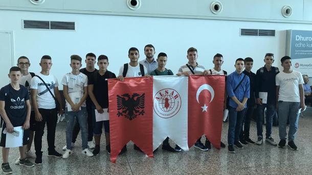 Türkiye Bursları_Arnavut öğrenciler_ALSAR_1.jpg
