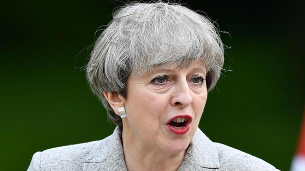 Reações de May a Trump por suas avaliações sobre os distúrbios racistas em Charlottesville