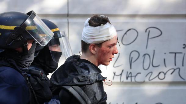 Manifestações em mais de 100 cidades da França contra Macron e o governo