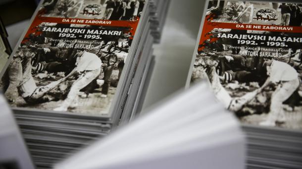 U Sarajevu promovisana knjiga "Sarajevski masakr": Civilne žrtve su danas u drugom planu