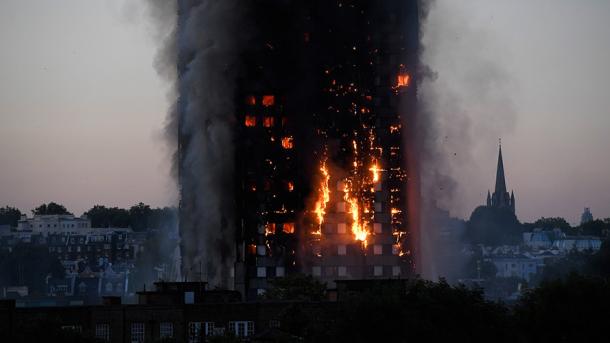 Protestos em Londres após incêndio em Grenfell