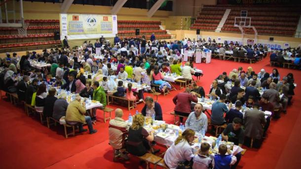 Türkiye Tiran B.Elçiliği_İşkodra_iftarı_03.jpg