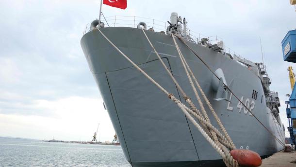 Anija ushtarake turke përfundoi vizitën në Portin e Durrësit