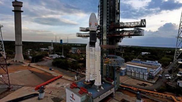 La India lanza con éxito la segunda misión lunar