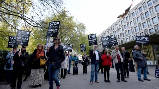 London: Protesti protiv napada SAD-a na Siriji i Afganistan