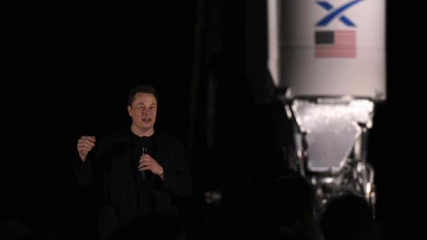Musk prezanton raketën “Starship”