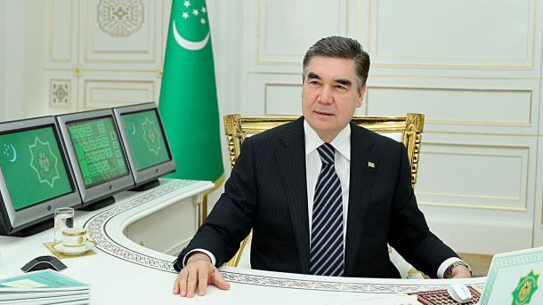 Türkmenistanyň Prezidenti sanly wideoaragatnaşyk arkaly iş maslahatyny geçirdi