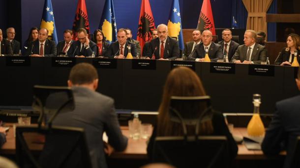 Arnavutluk-Kosova ortak bakanlar kurulu toplantısı_1.jpg