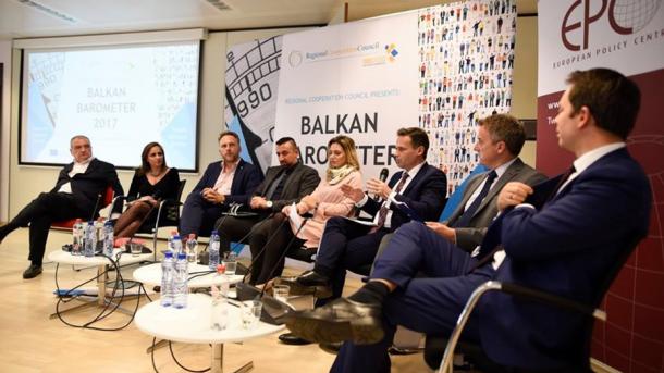 Balkan Barometresi_2017_02.jpg