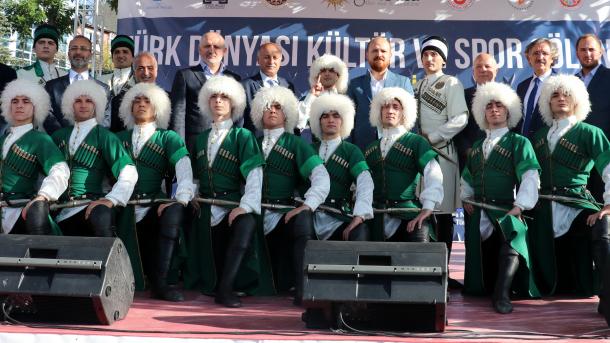 түрк дунйаси мәдәнийәт вә тәнтәрбийә паалийити әрзурумда башланди