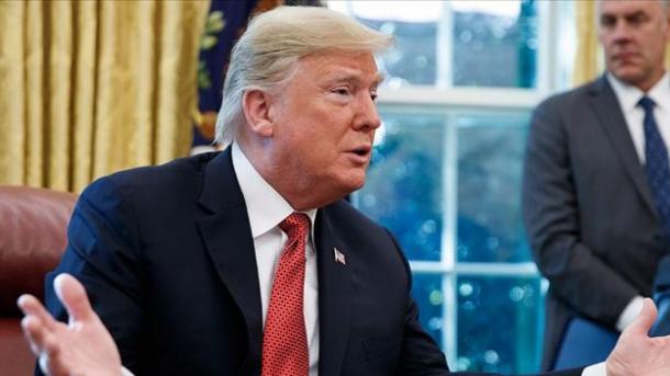 donald tramp amérika palatasining musulman ayal ezasini eyiblidi