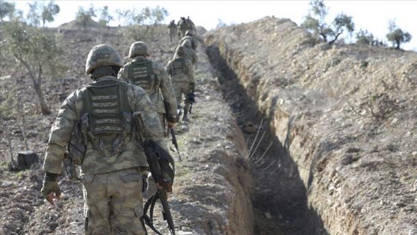 Cai mártir um soldado no ataque de terroristas do PKK / YPG em Tel Rifat