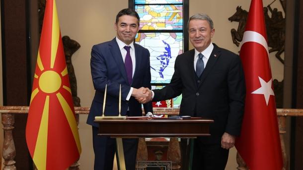 Dimitrov Hulusi Akar.jpg